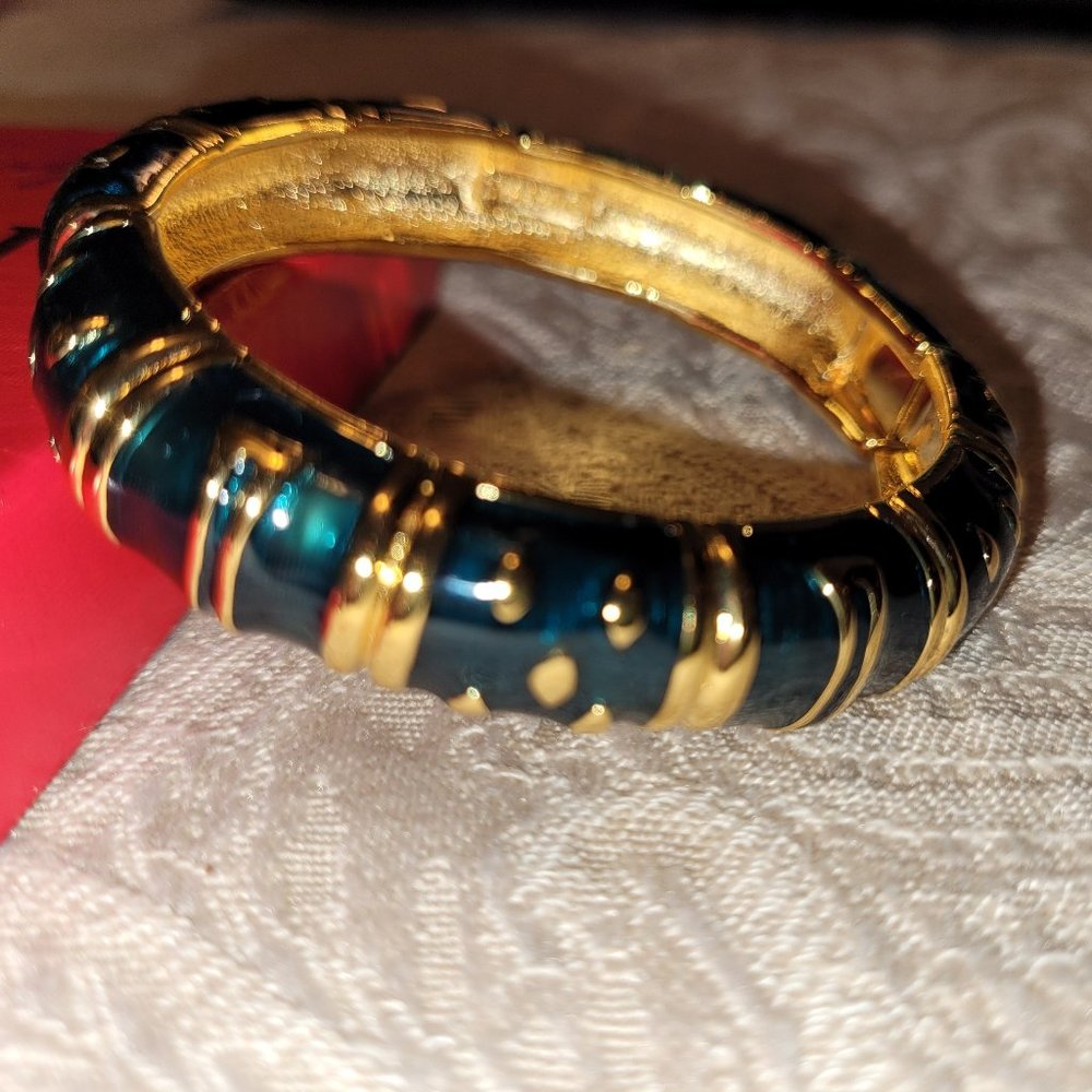 Ivana Vintage Enamel Bangle Bracelet Green and Gold Signed Hinged 1980s